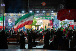 اجتماع شبانه مردم مشهد