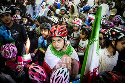 رژه اسکیت سواران اصفهان به یاد شهدای میناب