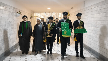 آزادی ۱۰ زندانی در استان قم به برکت پرچم حرم حضرت معصومه(س)