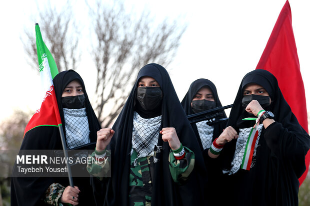 رژه خودرویی دختران جانفدا در همدان