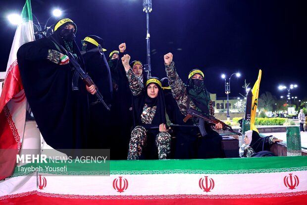 رژه خودرویی دختران جانفدا در همدان