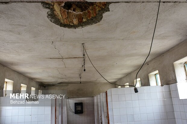 تخریب مراکز آموزشی دیواندره در جنگ رمضان