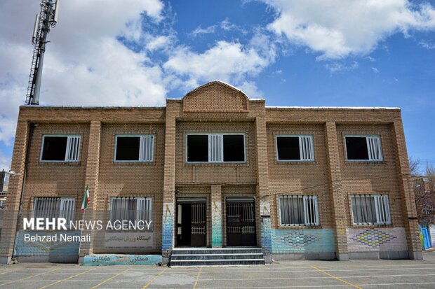 تخریب مراکز آموزشی دیواندره در جنگ رمضان