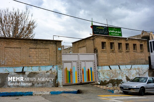 تخریب مراکز آموزشی دیواندره در جنگ رمضان