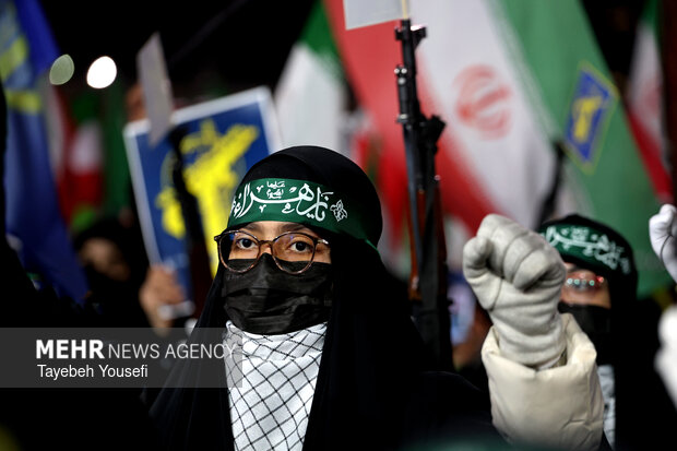 اجتماع شبانه مردم همدان