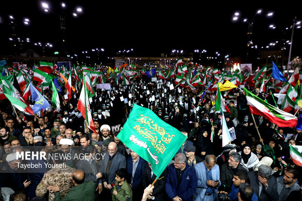 اجتماع شبانه مردم همدان