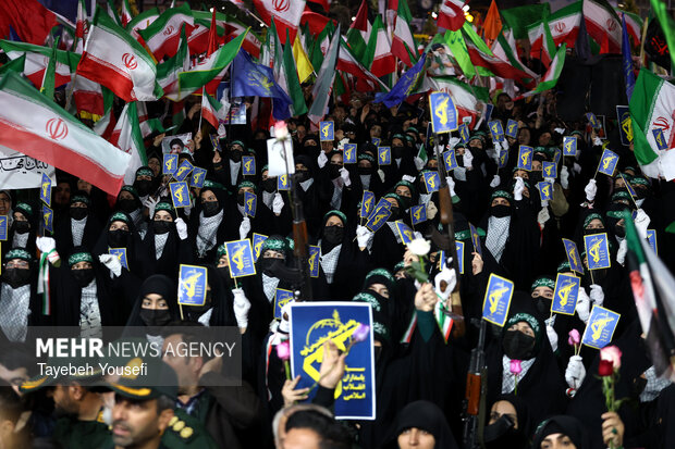 اجتماع شبانه مردم همدان