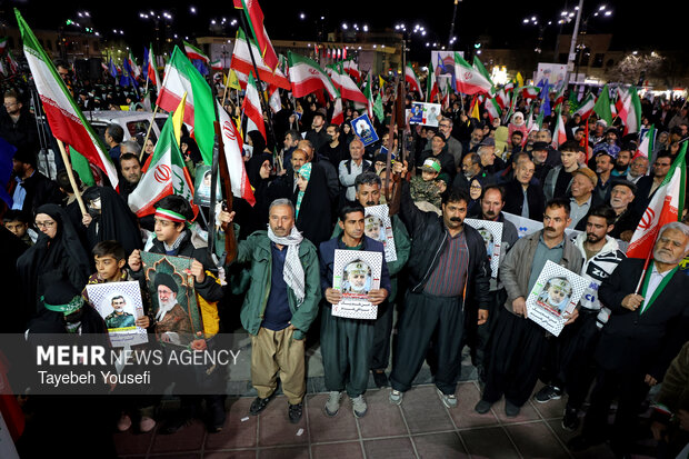 اجتماع شبانه مردم همدان