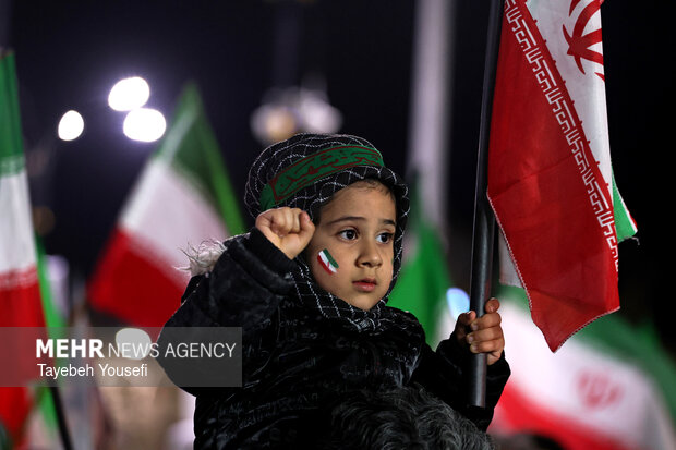 اجتماع شبانه مردم همدان