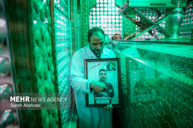 غبارروبی حرم مطهر شاهچراغ (ع)