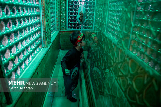 غبارروبی حرم مطهر شاهچراغ (ع)