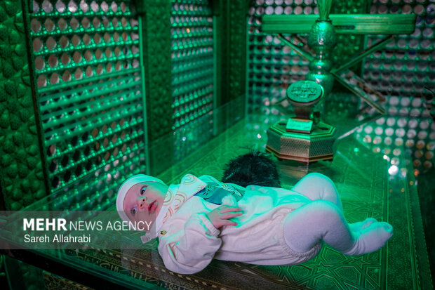 غبارروبی حرم مطهر شاهچراغ (ع)