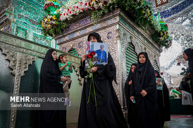 غبارروبی حرم مطهر شاهچراغ (ع)