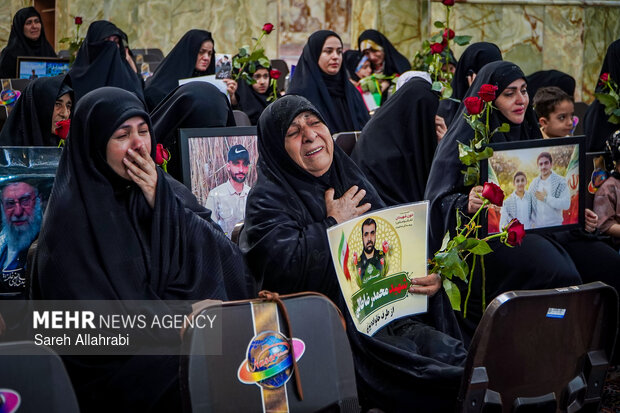 غبارروبی حرم مطهر شاهچراغ (ع)