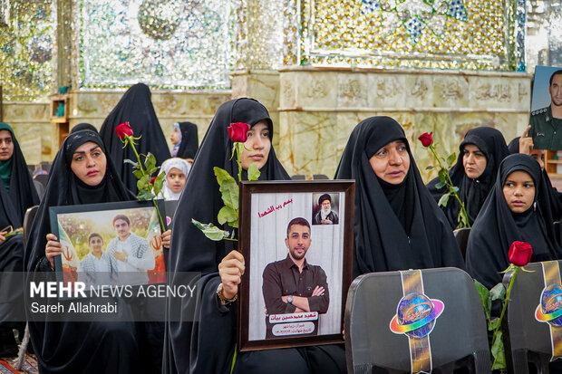 غبارروبی حرم مطهر شاهچراغ (ع)