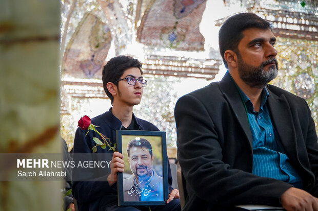 غبارروبی حرم مطهر شاهچراغ (ع)