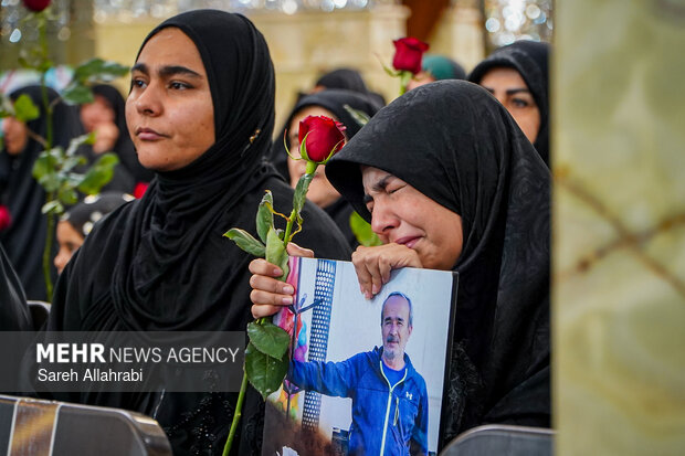 غبارروبی حرم مطهر شاهچراغ (ع)