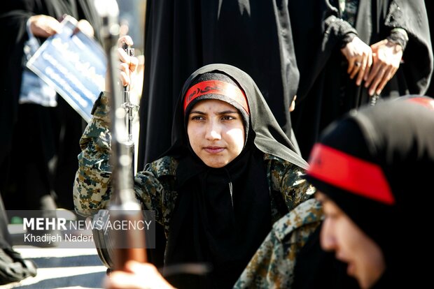 تجمع دختران جانفدا در اصفهان