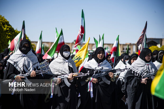 تجمع دختران جانفدا در اصفهان