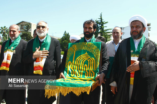 خادمان رضوی مهمان حرم شهدای گمنام روستای حسین آباد کویر آران وبیدگل