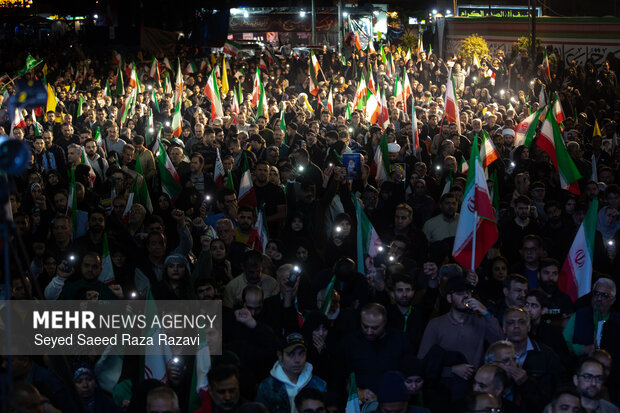 اجتماع حمایت از رزمندگان در مقابله با دشمن آمریکایی - صهیونی