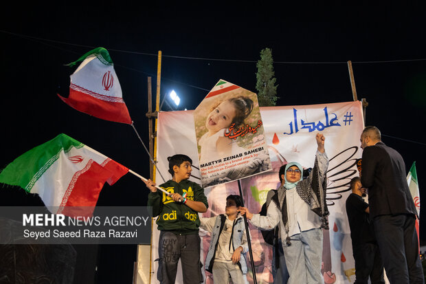 اجتماع حمایت از رزمندگان در مقابله با دشمن آمریکایی - صهیونی