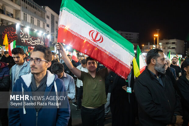 اجتماع حمایت از رزمندگان در مقابله با دشمن آمریکایی - صهیونی