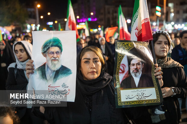 اجتماع حمایت از رزمندگان در مقابله با دشمن آمریکایی - صهیونی