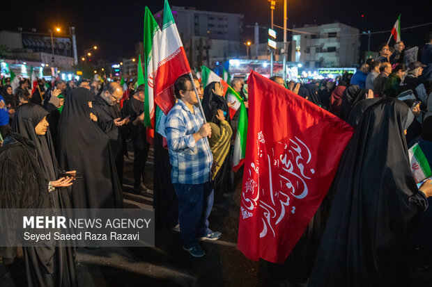 اجتماع حمایت از رزمندگان در مقابله با دشمن آمریکایی - صهیونی