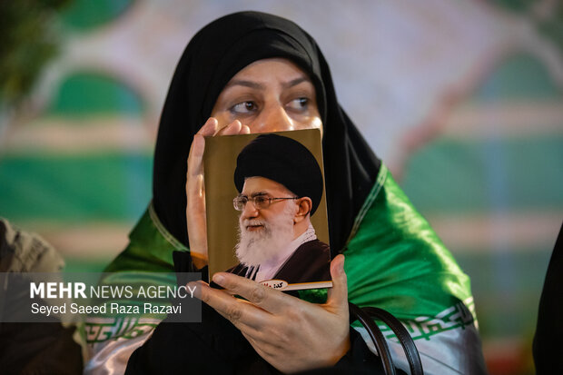 اجتماع حمایت از رزمندگان در مقابله با دشمن آمریکایی - صهیونی