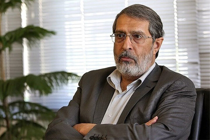 نمازش آنقدر دلنشین بود که منتظر اذان میماندیم نمازش آنقدر دلنشین بود که منتظر اذان میماندیم