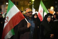 حضور باشکوه مردم ایلام در میدان ۲۲ بهمن