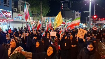 İran halkı vatan nöbeti tutmaya devam ediyor