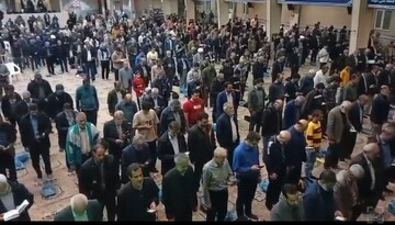 اقامه نماز استغاثه به ساحت مقدس امام زمان(عج) در خمین