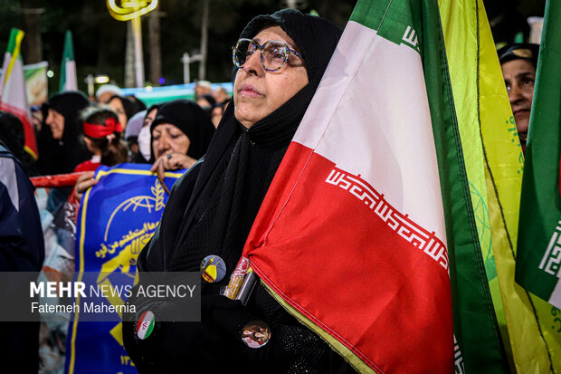 اجتماع حمایت از رزمندگان در مقابله با دشمن آمریکایی - صهیونی