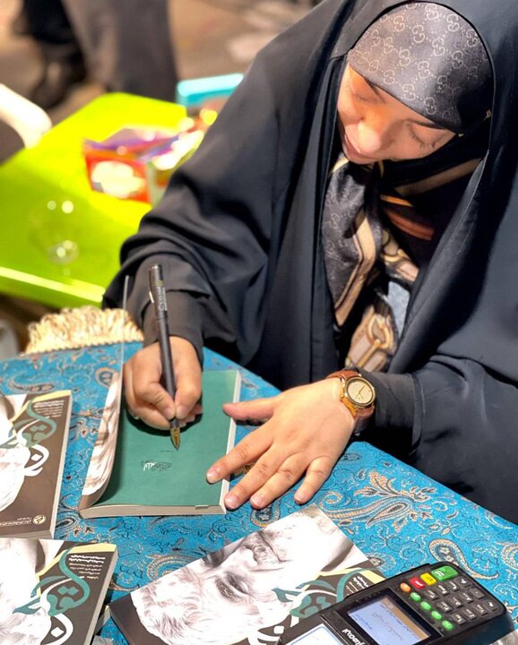 هشدار پدر شهید احمدیروشن به حاشیهسازان