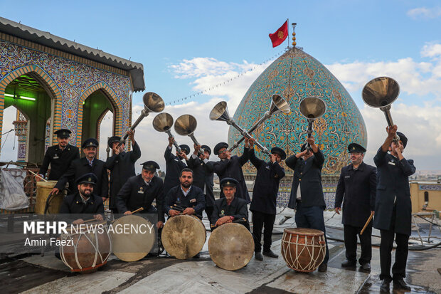 طنین ارادت؛ نوای نقاره خانه حرم مطهر شاهچراغ(ع) طنین ارادت؛ نوای نقاره خانه حرم مطهر شاهچراغ(ع)