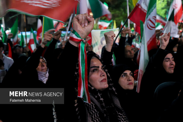 التجمعات الليلية الشعبية في الشوارع