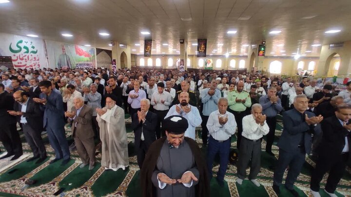 امام جمعه گناوه: حضور مردم در خیابانها مشت محکمی بر دهان دشمنان است