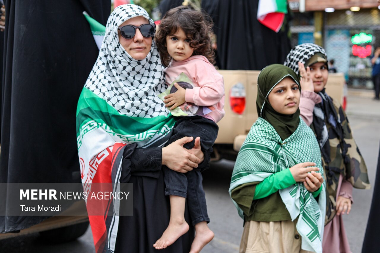 تهران زیر آتش بود اما چراغ یک خانه روشن ماند