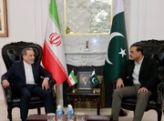 Iran FM, Pakistan army chief meet in Islamabad