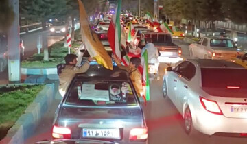 کارناوال خودرویی در حمایت از وطن در شهرستان مرزی پیرانشهر