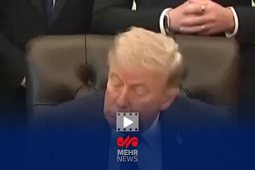 چرت زدن ترامپ هنگام گفتگو با خبرنگاران در کاخ سفید