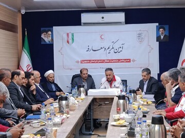 مشهدی‌زاده: چارت سازمانی هلال‌احمر متحول می‌شود