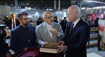 استقبال از غرفه ایران در نمایشگاه بین‌المللی کتاب تونس