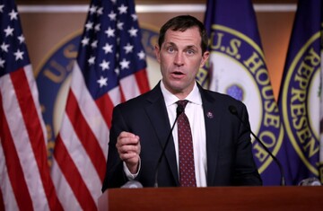 نماینده کنگره آمریکا: ترامپ بدون راهبرد وارد جنگ با ایران شد