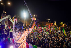 اجتماع شبانه‌ی مردم شیراز