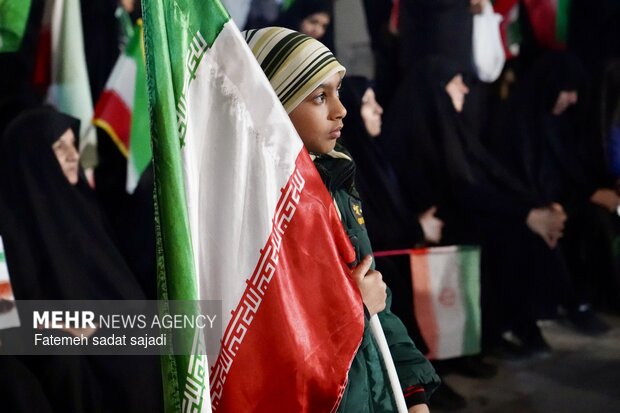 جشن دهه کرامت و اجتماع مردمی در میدان آزادی کرمان