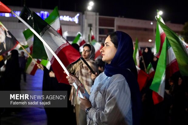 جشن دهه کرامت و اجتماع مردمی در میدان آزادی کرمان