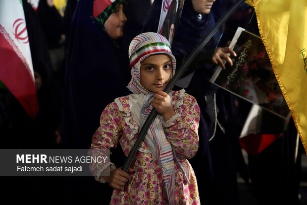 جشن دهه کرامت و اجتماع مردمی در میدان آزادی کرمان